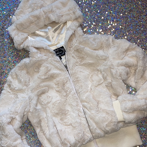 Ambiance Jackets & Blazers - 💎[ Ambiance ] Super Soft Faux Fur Hoodie